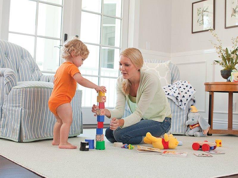 Как развивать ребенка в 7 месяцев: занятия с малышом, развивающие мультики