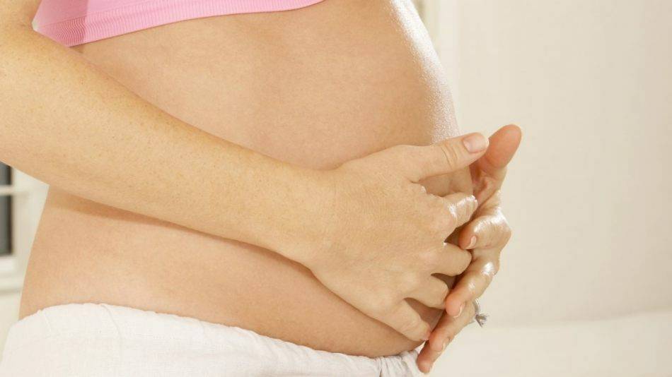 Почему малыш не шевелится в животе | главный перинатальный - всё про беременность и роды