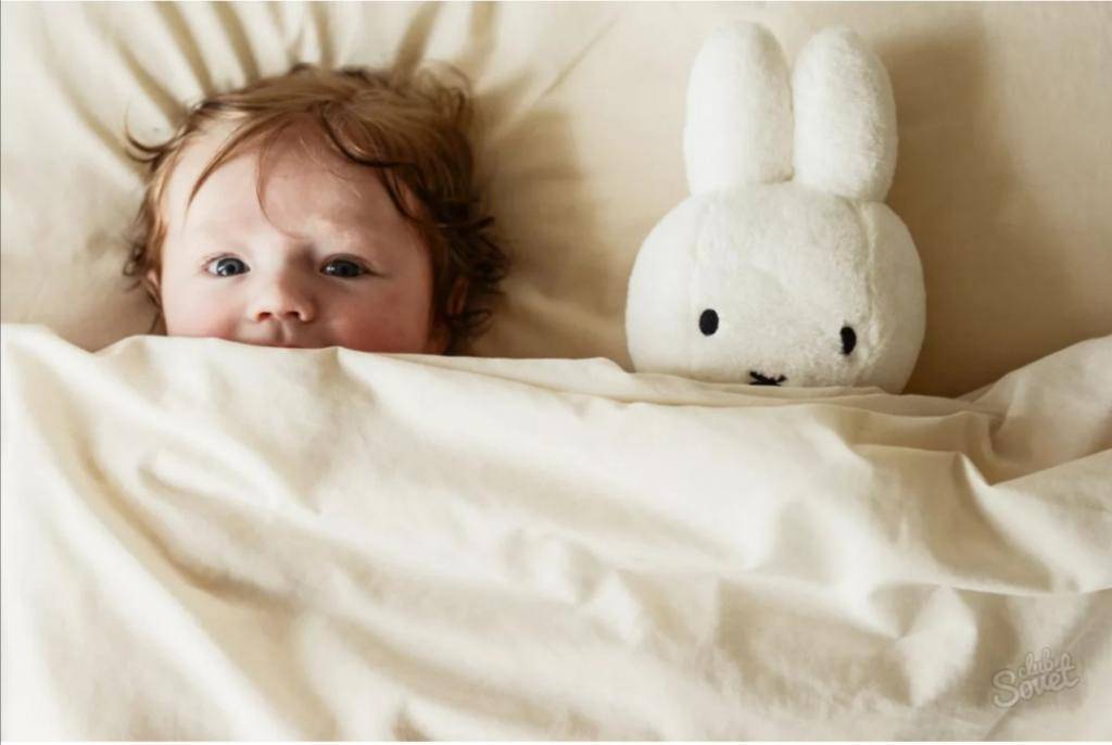 Как отучить ребенка засыпать на руках без укачиваний