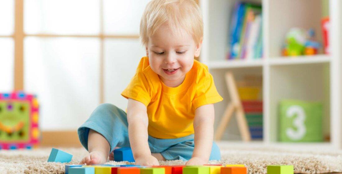 Чем занять ребенка в 1,5 года: игры и развитие