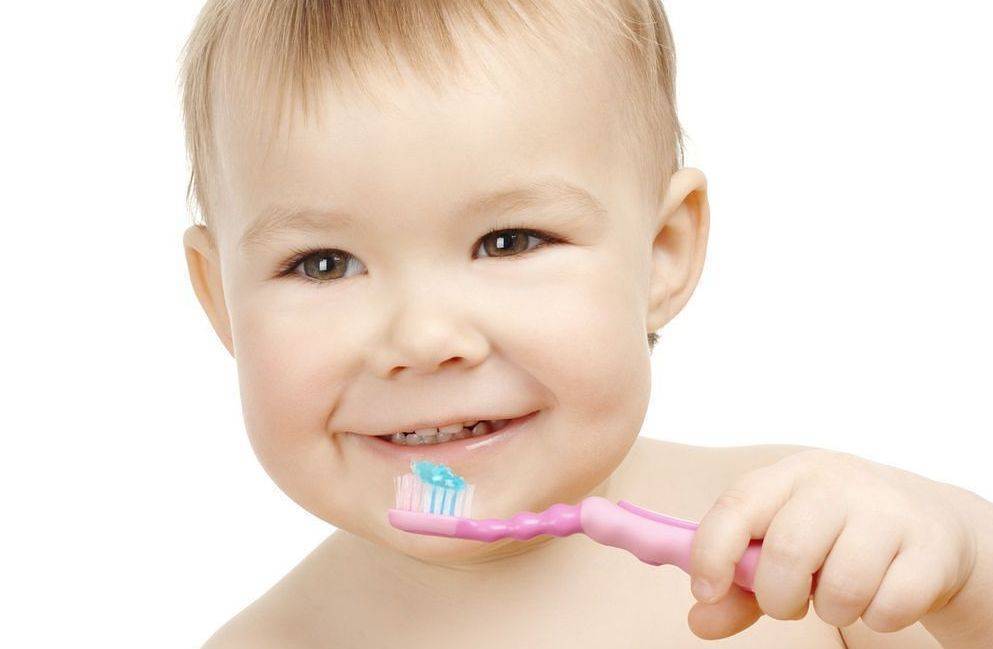 Лечение зубов у детей, цена лечения молочных зубов у ребенка.