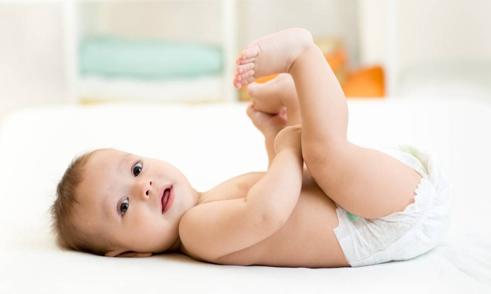 Ребенок не переворачивается в 4 - 5 месяцев: нормы физического развития