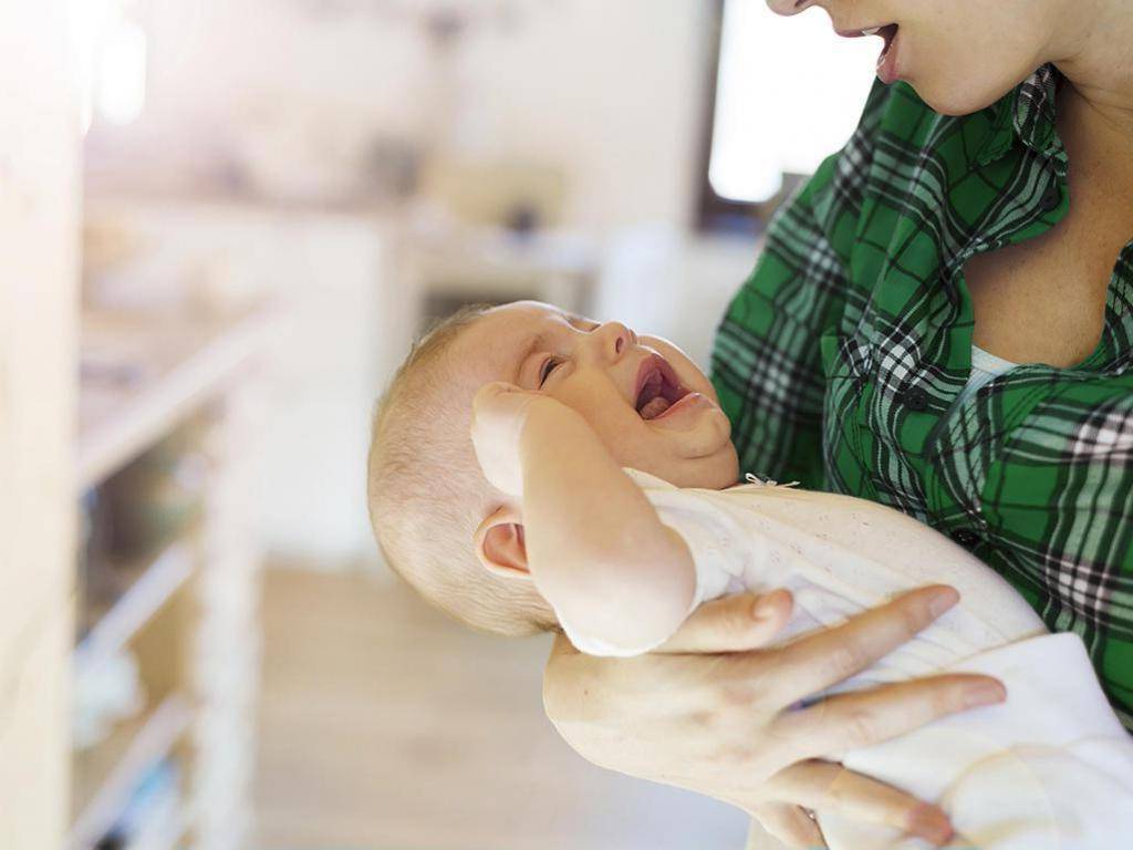 Почему грудничок плачет во время кормления | главный перинатальный - всё про беременность и роды