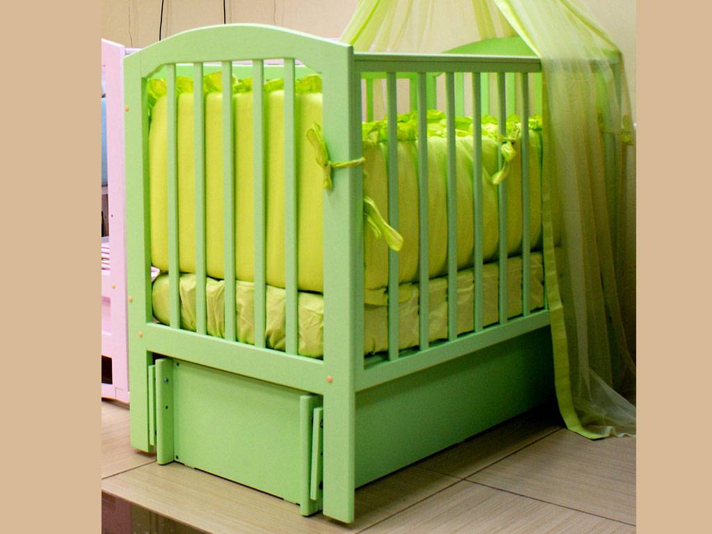 Краска для детской кроватки: как выбрать безопасную