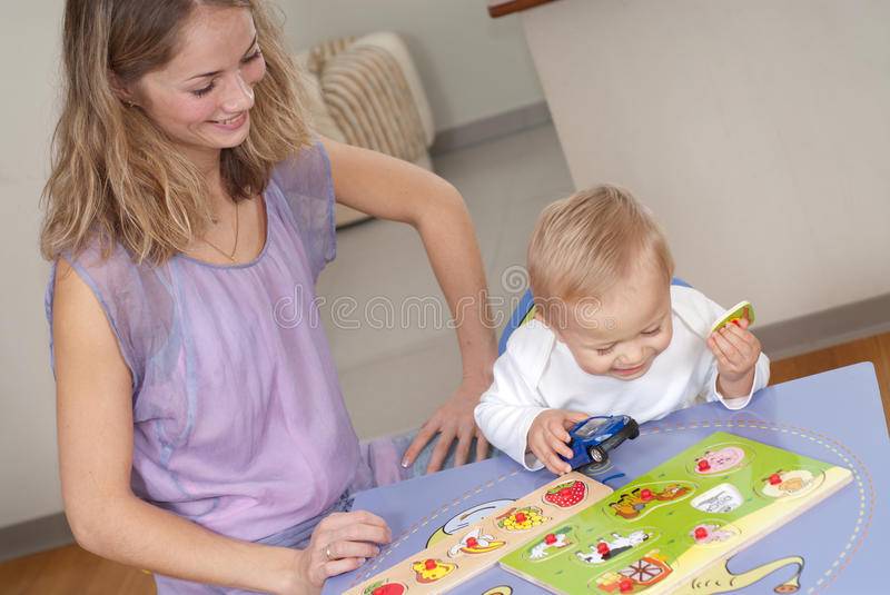 Игры с годовалым ребенком. веселые и интересные игры для детей 1 года