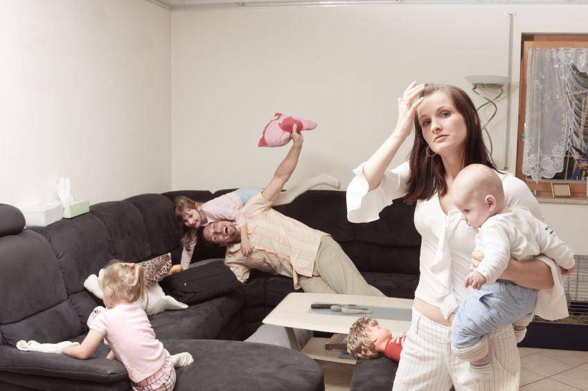 Почему муж не помогает с детьми: 3 главные причины