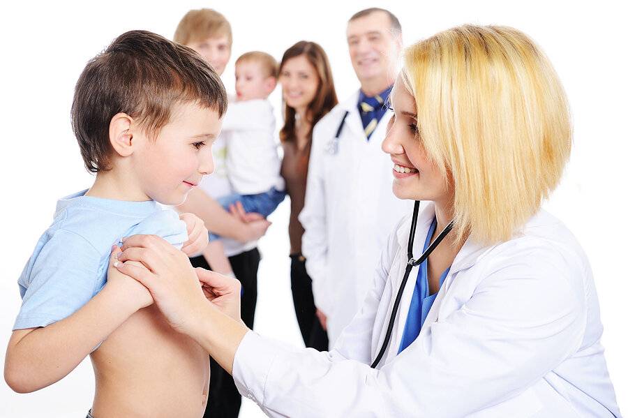 Каких врачей нужно пройти ребенку в год — список обследований