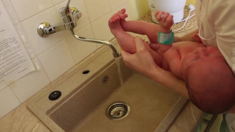 9 советов педиатра, как подмывать новорождённого мальчика