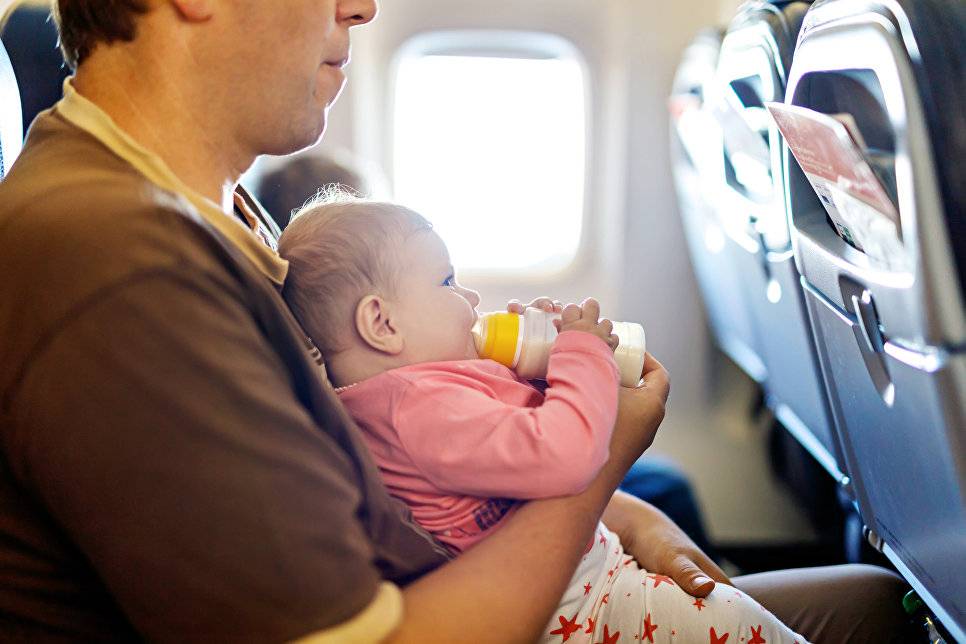 Чего бояться при путешествии с младенцем на самолете, что взять с собой