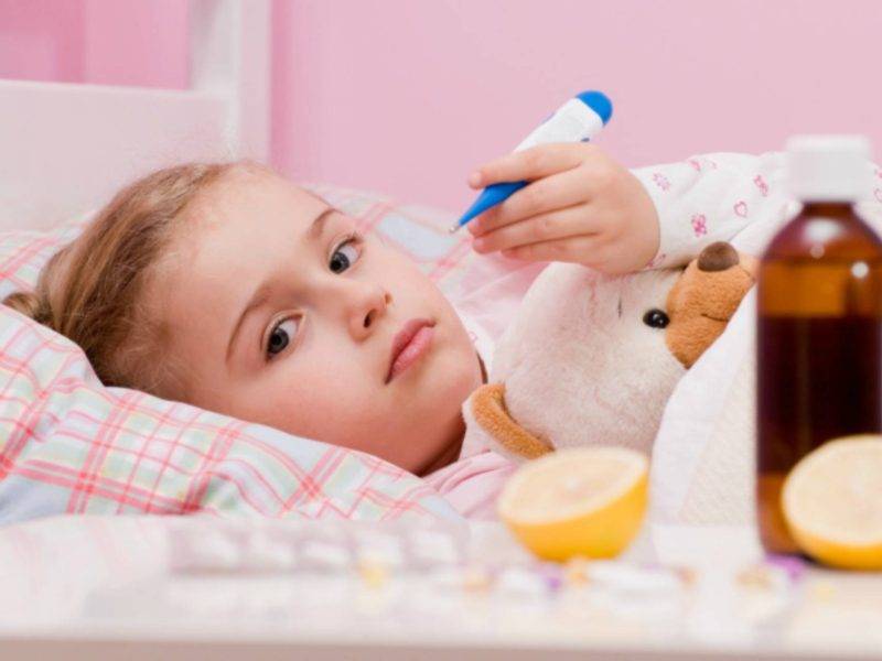 Как правильно сбивать температуру ребенку и взрослому