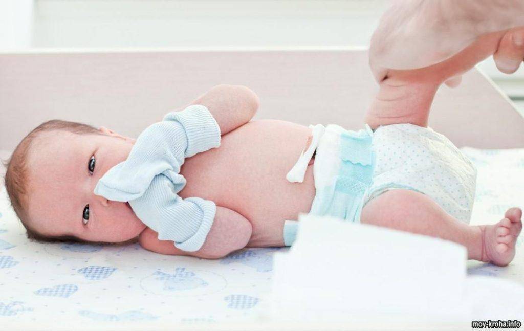 Как обрабатывать пупок новорожденного. как он заживает?