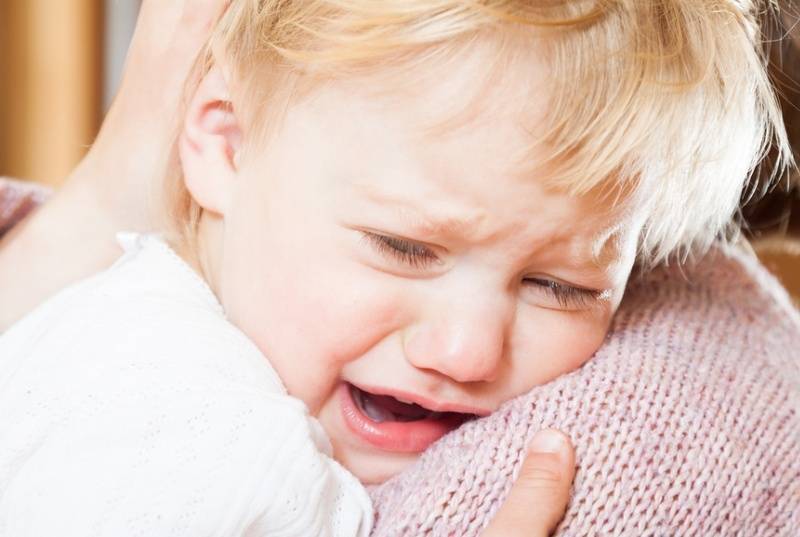 Почему новорожденный ребенок плачет, когда писает