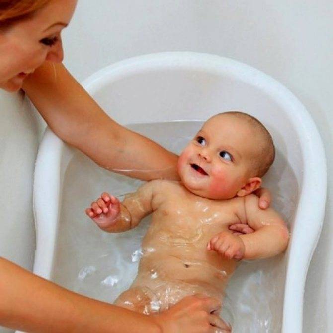10 правил купания новорожденного