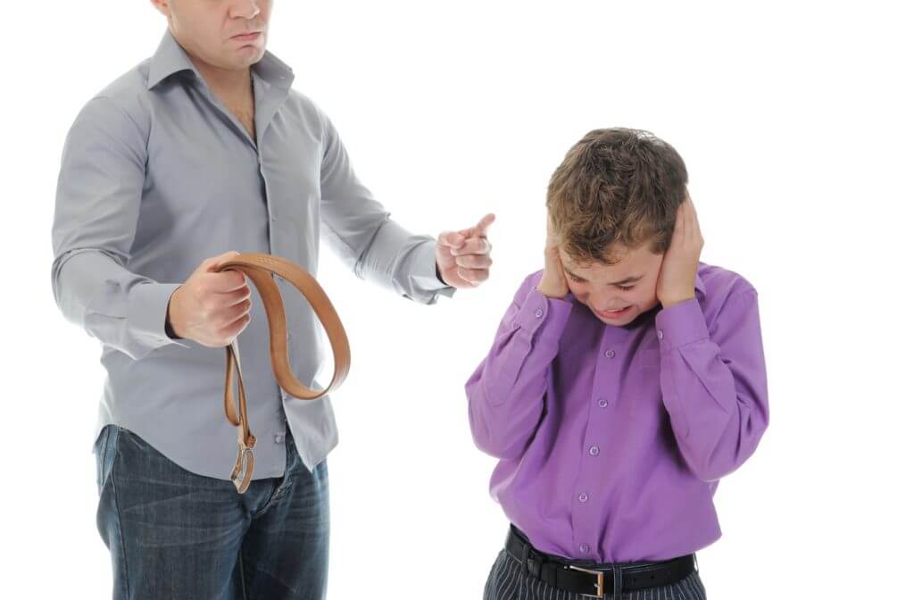 Можно ли бить детей в целях воспитания, нужно ли наказывать ремнем (психология)
