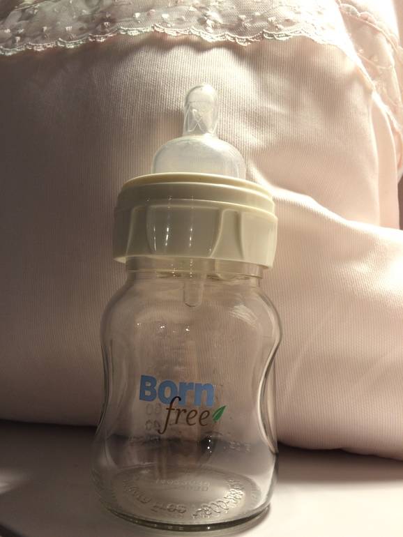 Бутылочки для новорожденных: какие лучше?