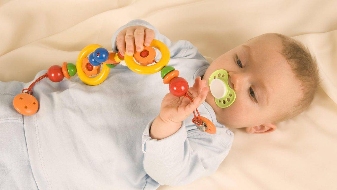 Развитие малыша на 3 месяце: физические умения и навыки