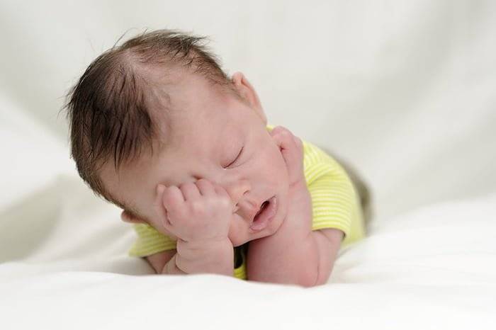 Ребенок просыпается ночью и плачет — возможные причины