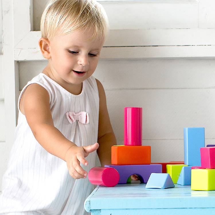 Как научить ребенка различать цвета в 2-3 года: игровые методики обучения и советы родителям - kidspower - дети, цветы жизни!