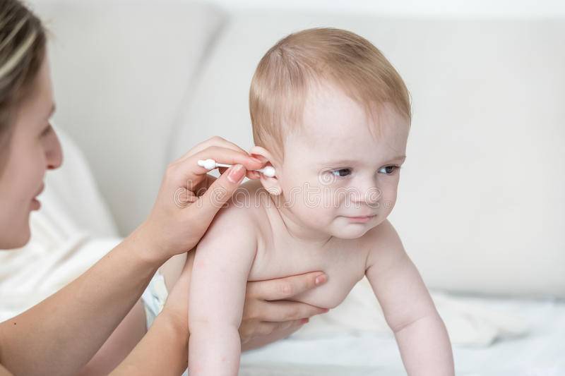 Заложенность уха при насморке: причины и лечение заложенности ушей и носа, как снять боли в горле
