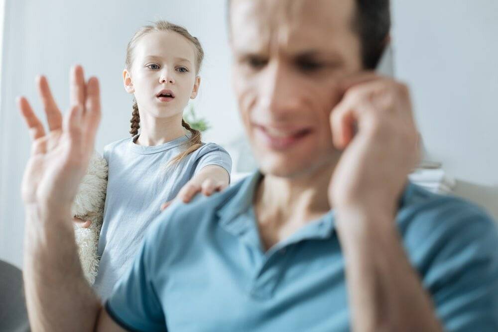 Синдром недолюбленности: признаки людей, которым в детстве не хватило родительской любви
