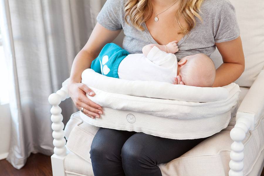 Плюсы и минусы подушки для кормления грудного ребенка и ее правильный выбор