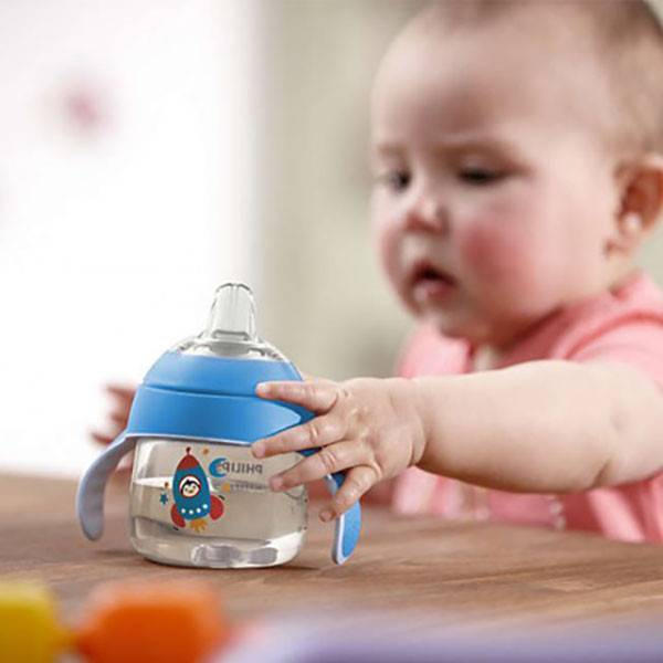 Как приучить ребенка ежедневно пить воду