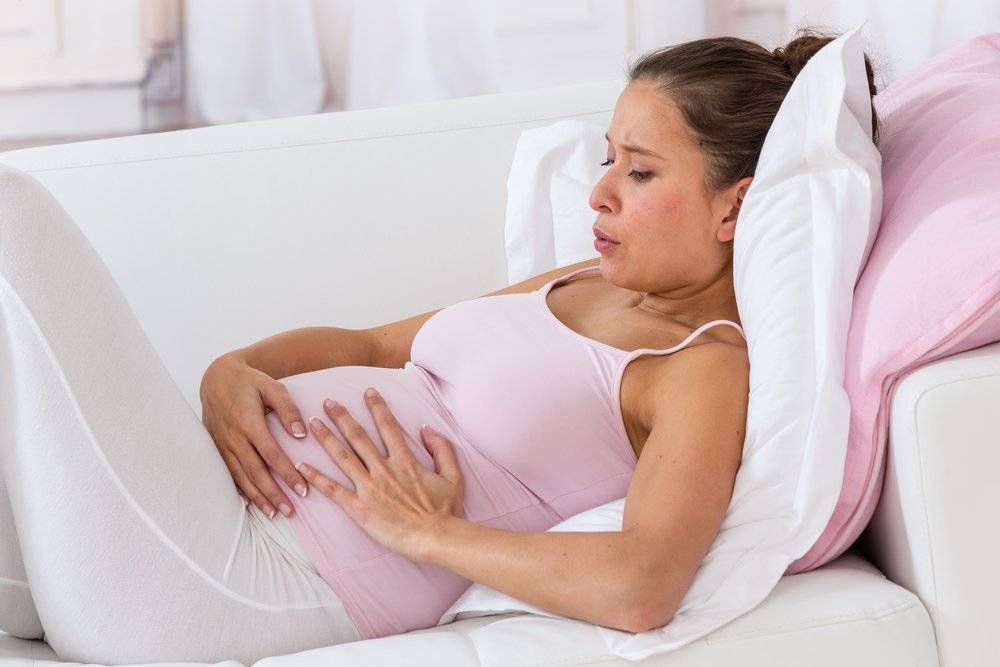 5 первых признаков родов, которые можно перепутать с ложными схватками - акушерство