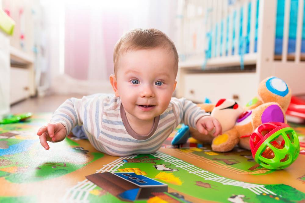 Игры с ребенком в возрасте 11 месяцев: занятия, игрушки, развитие