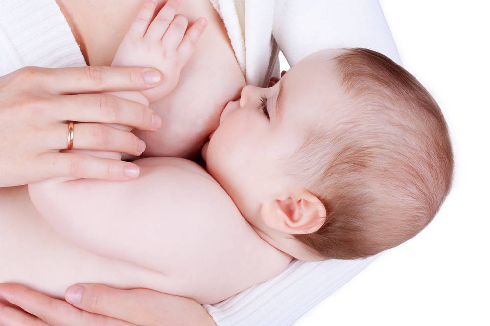 Как кормящей маме правильно наладить грудное вскармливание после родов