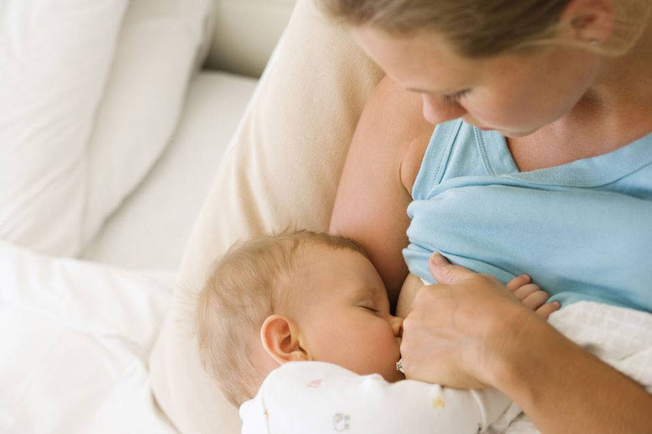 Как помочь ребенку отвыкнуть от материнской груди?