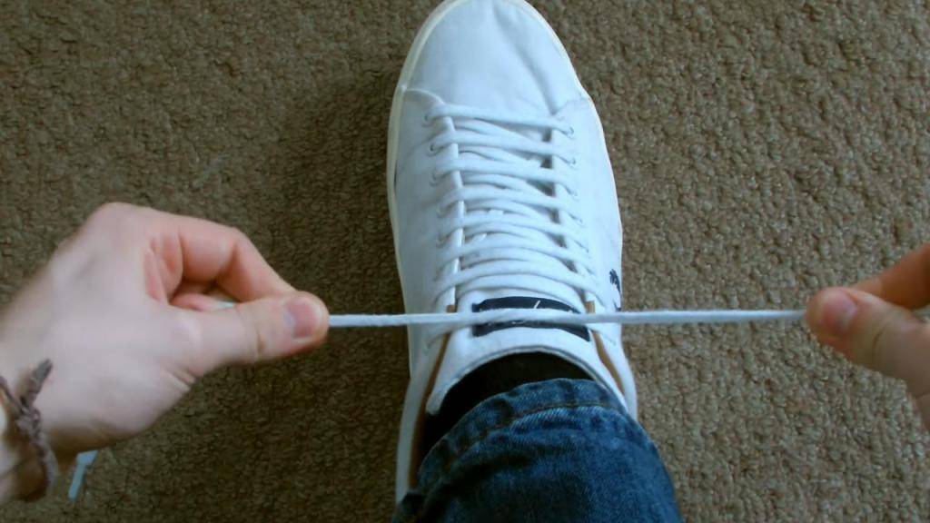 Научить ребенка завязывать шнурки самостоятельно: быстро и просто, видео