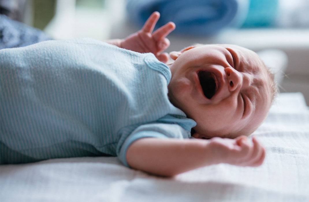 Как успокоить новорожденного, когда он плачет - 14 разных способов!