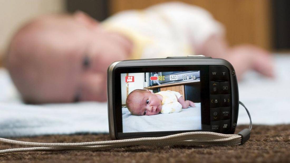 Почему многие мамы боятся выставлять фото с детьми в соцсетях