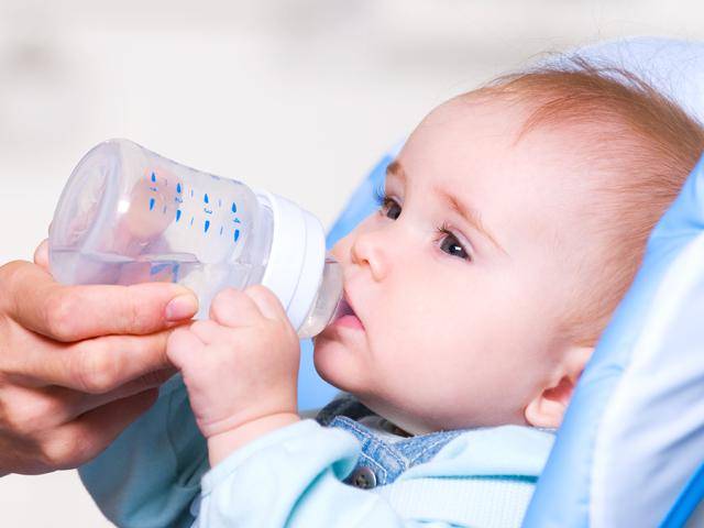 Что делать, если ребенок пьет мало воды? 5 вопросов педиатру