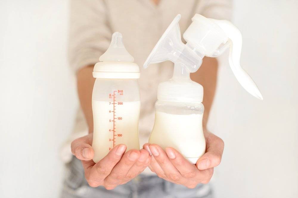 Как пользоваться молокоотсосом? как правильно сцеживать грудное молоко, как работает вакуумная модель
