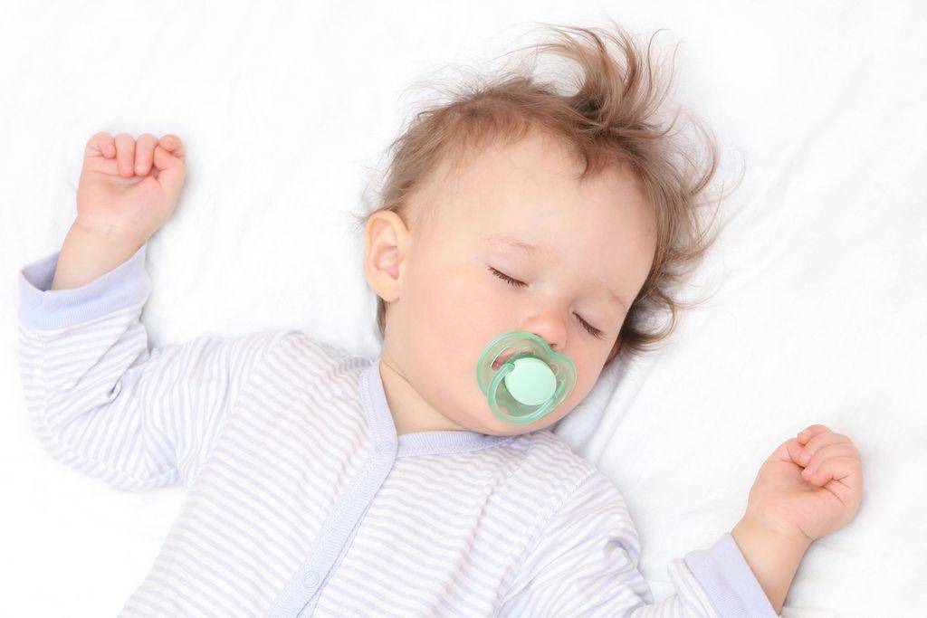 Почему грудничок мотает головой во сне — проблематика - справочник родителя
