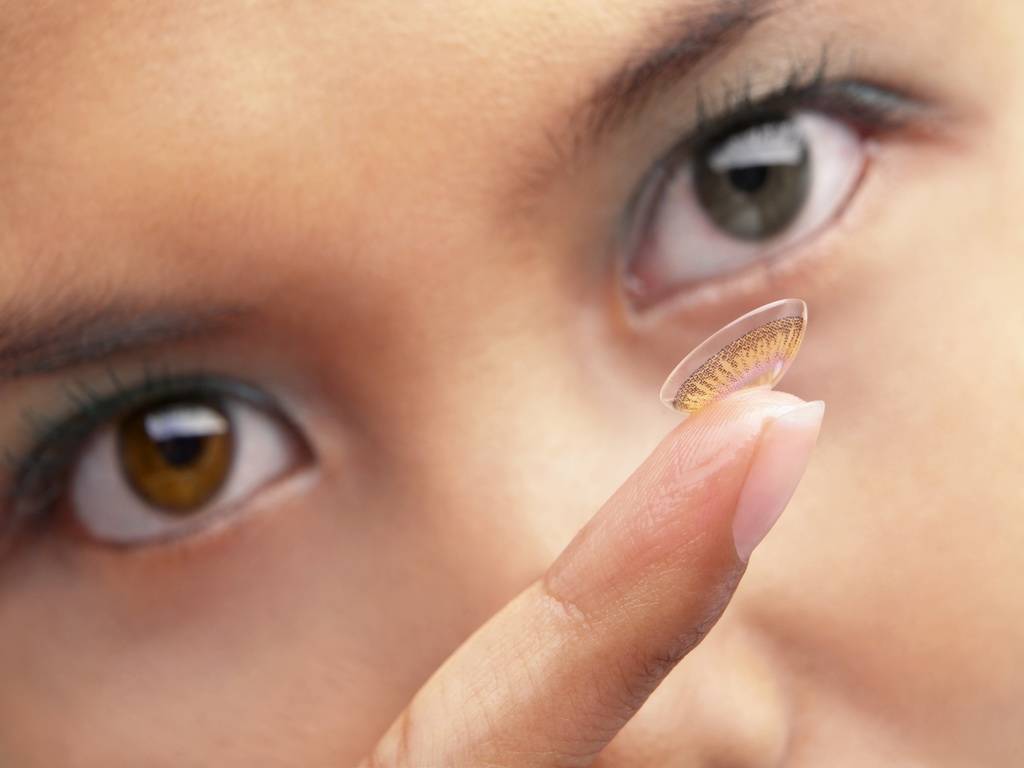 С какого возраста детям можно носить контактные линзы для улучшения зрения и как их правильно подобрать?