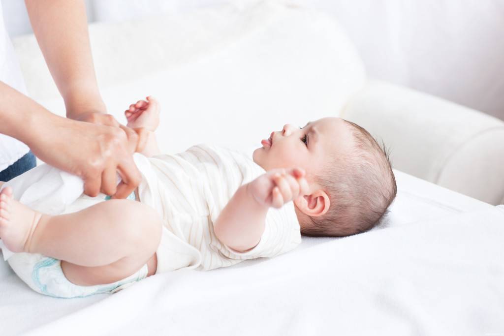 Почему новорожденный плачет перед мочеиспусканием