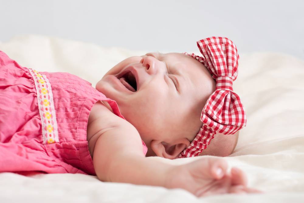 Почему плачет новорождённый?