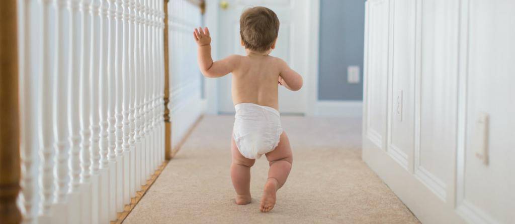 Доктор комаровский о том, как научить ребенка ходить самостоятельно