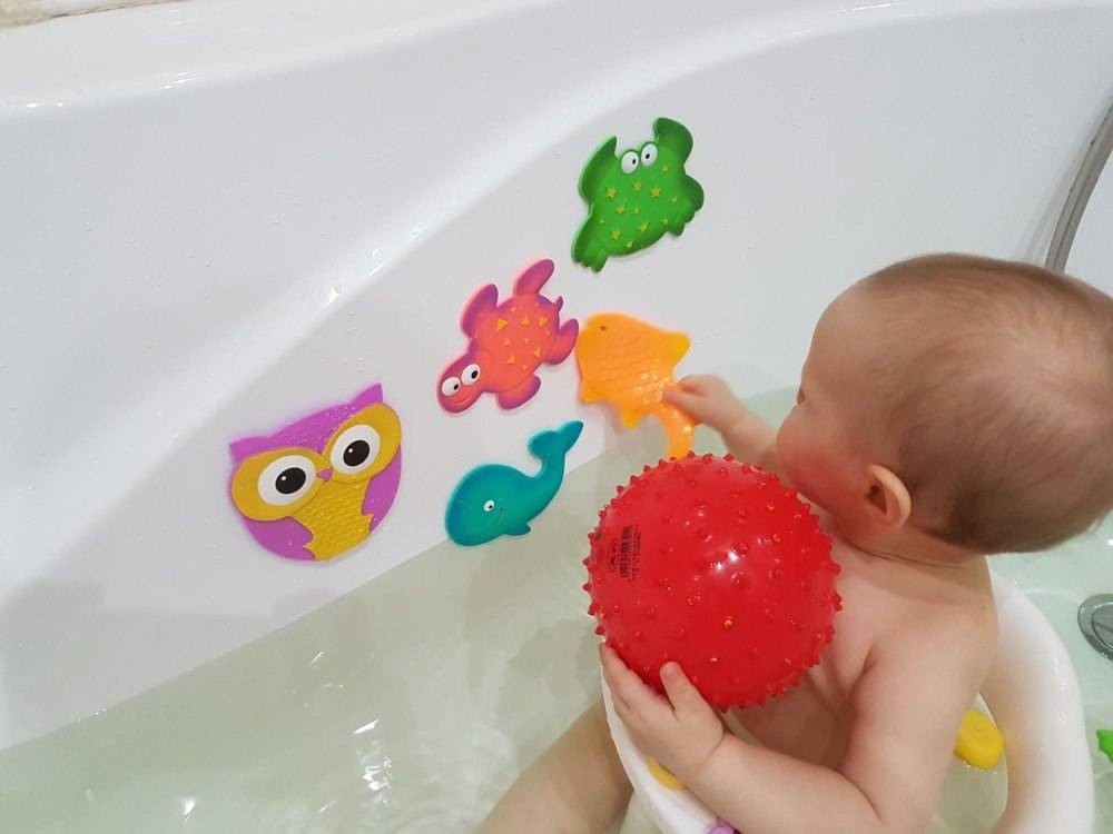 Игрушки для ванной: лучшие идеи, особенности выбора и современные игрушки (150 фото)