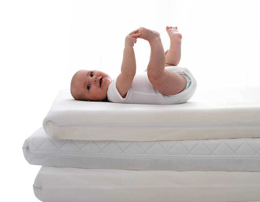 Матрас для новорожденного: какой лучше выбрать в детскую кроватку