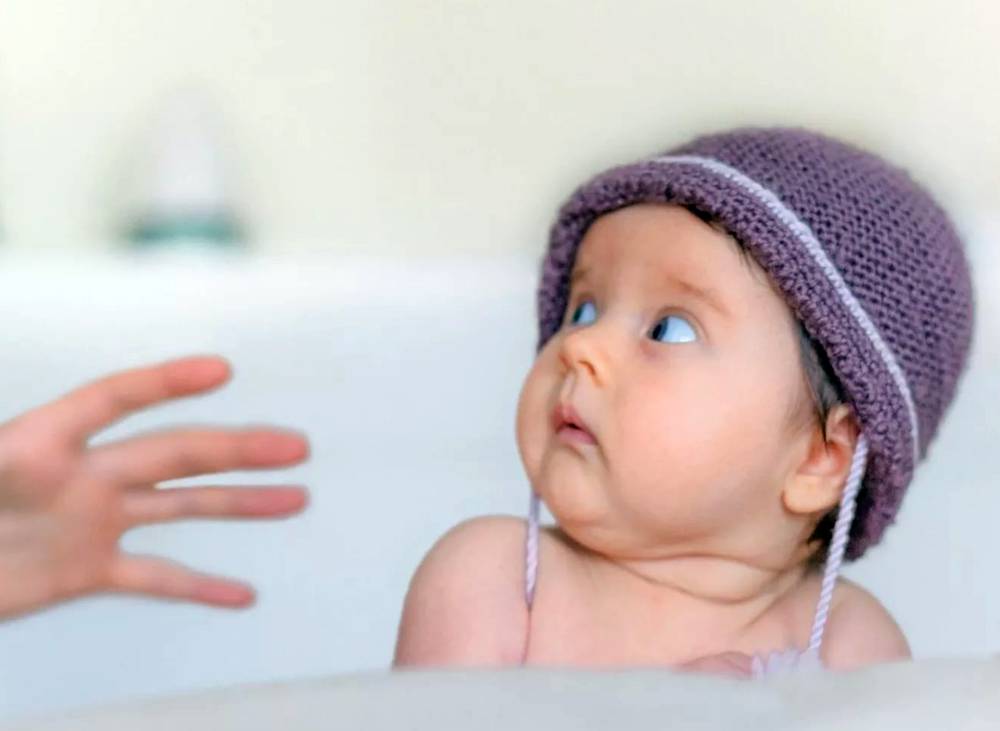 Почему новорожденный икает: 8 общих причин икоты и 6 способов избавить от неё малыша