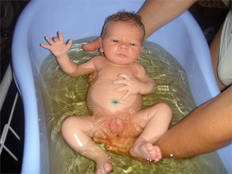 Можно ли мыть новорожденного ребенка каждый день: зачем купать грудничка