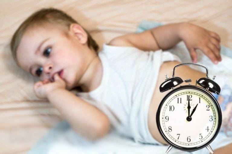 Почему ребенок в 3 месяца много спит — причины