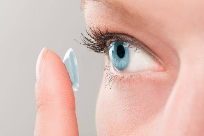 С какого возраста можно носить контактные линзы?